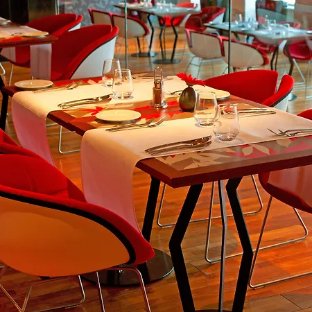 优思明科希策酒店 酒店 4*