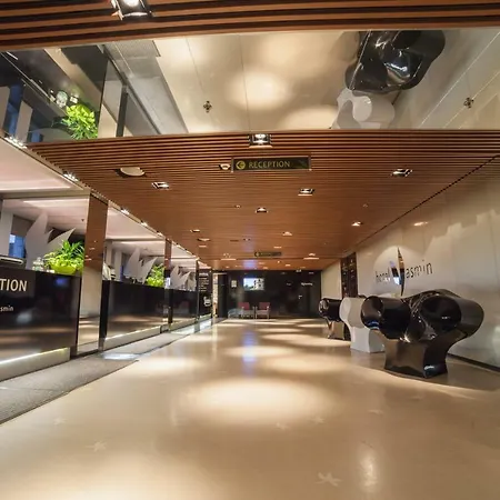 优思明科希策酒店 4*